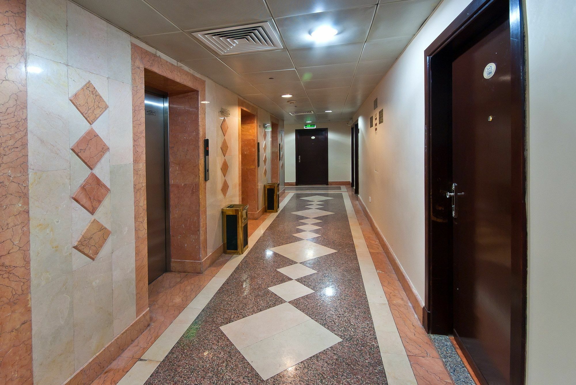 Diyar Al Salam Silver Hotel Медина Екстериор снимка